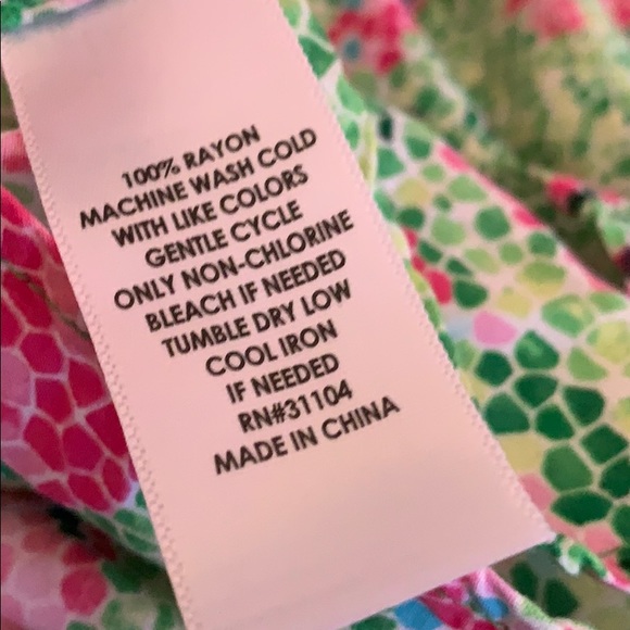 Crown and Ivy Parrot Print Tank Top - Picture 5 of 5